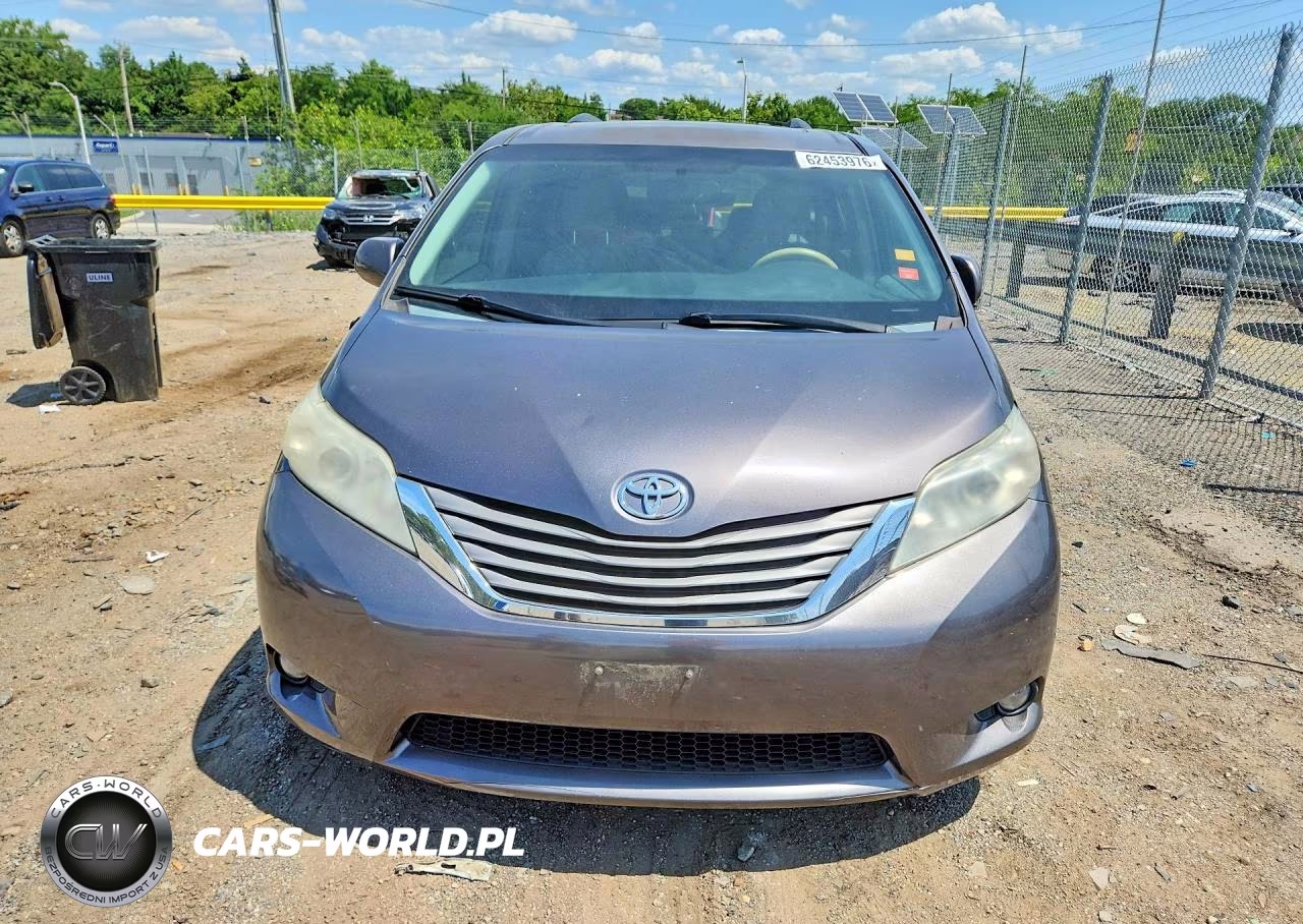 2012 Toyota Sienna Xle 8-Passenger VIN:5TDYK3DC7CS262747 - 5