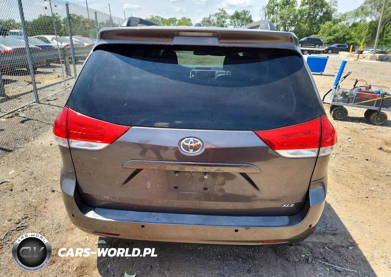 2012 Toyota Sienna Xle 8-Passenger VIN:5TDYK3DC7CS262747 - 6