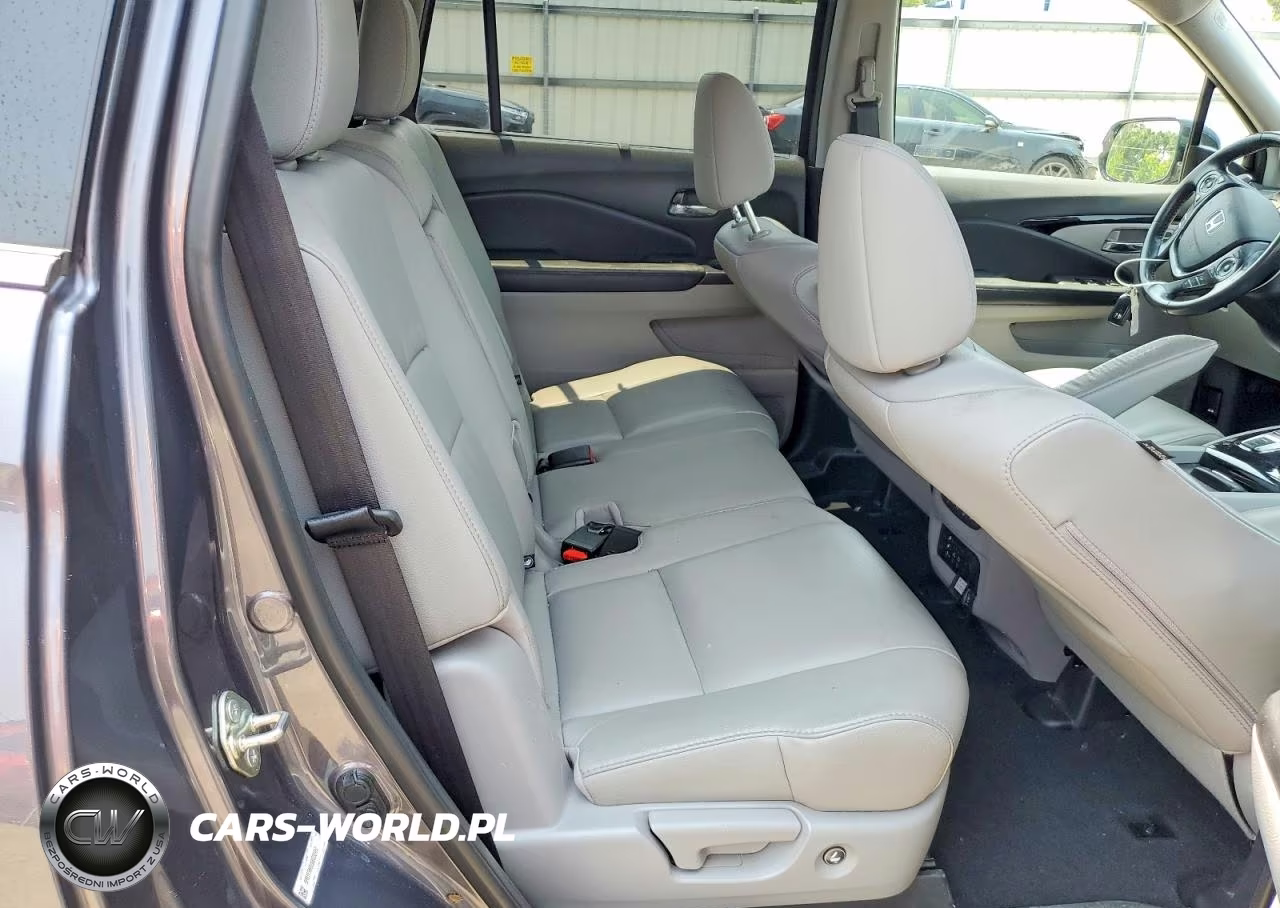 2016 Honda Pilot Touring VIN:5FNYF5H92GB053960 - 11