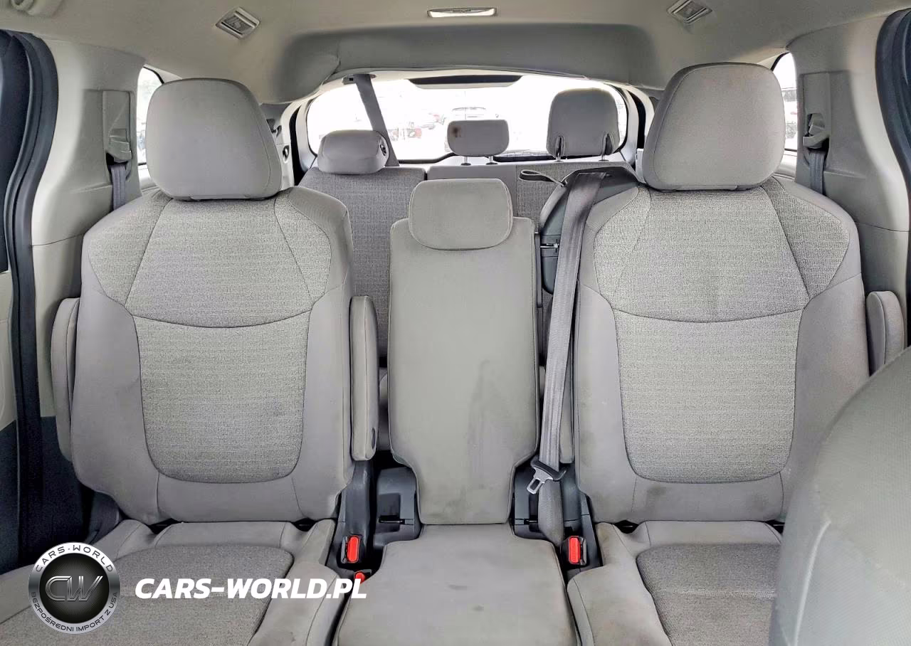 2021 Toyota Sienna Le VIN:5TDKRKEC3MS028195 - 10