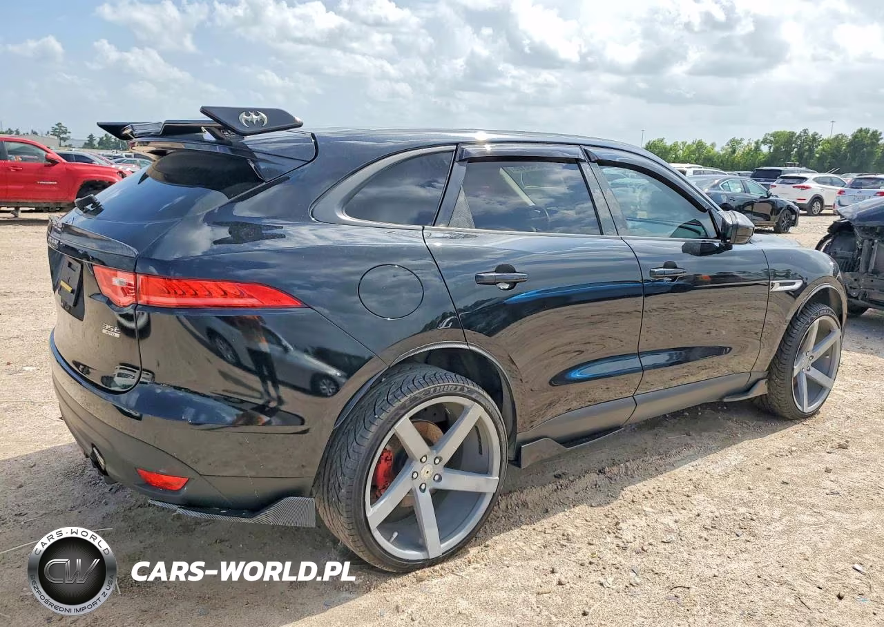 2017 Jaguar F-Pace VIN:SADCS2BVXHA496429 - 3