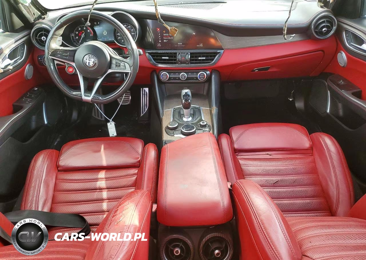 2017 Alfa Romeo Giulia Ti VIN:ZARFAECN9H7539933 - 8