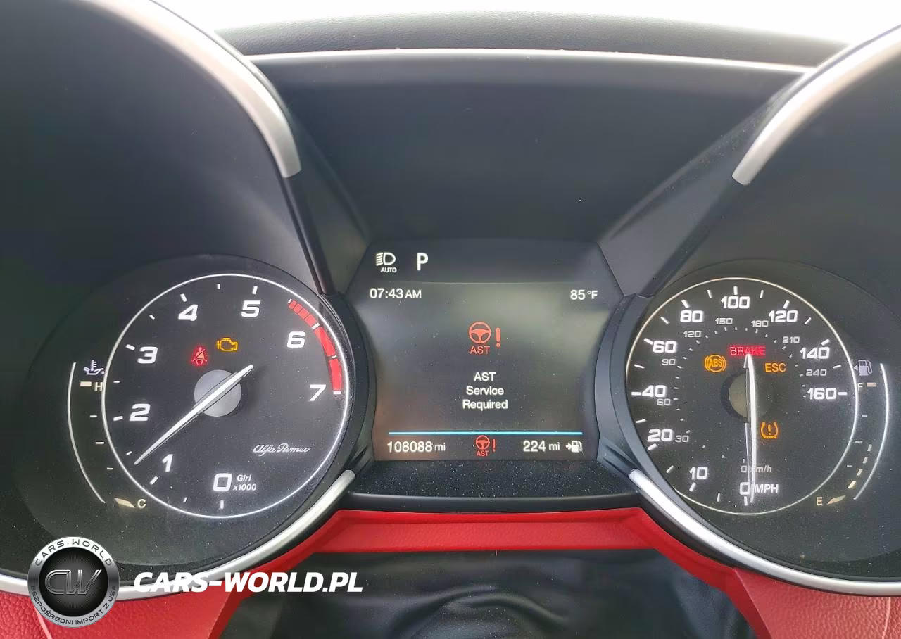 2017 Alfa Romeo Giulia Ti VIN:ZARFAECN9H7539933 - 9