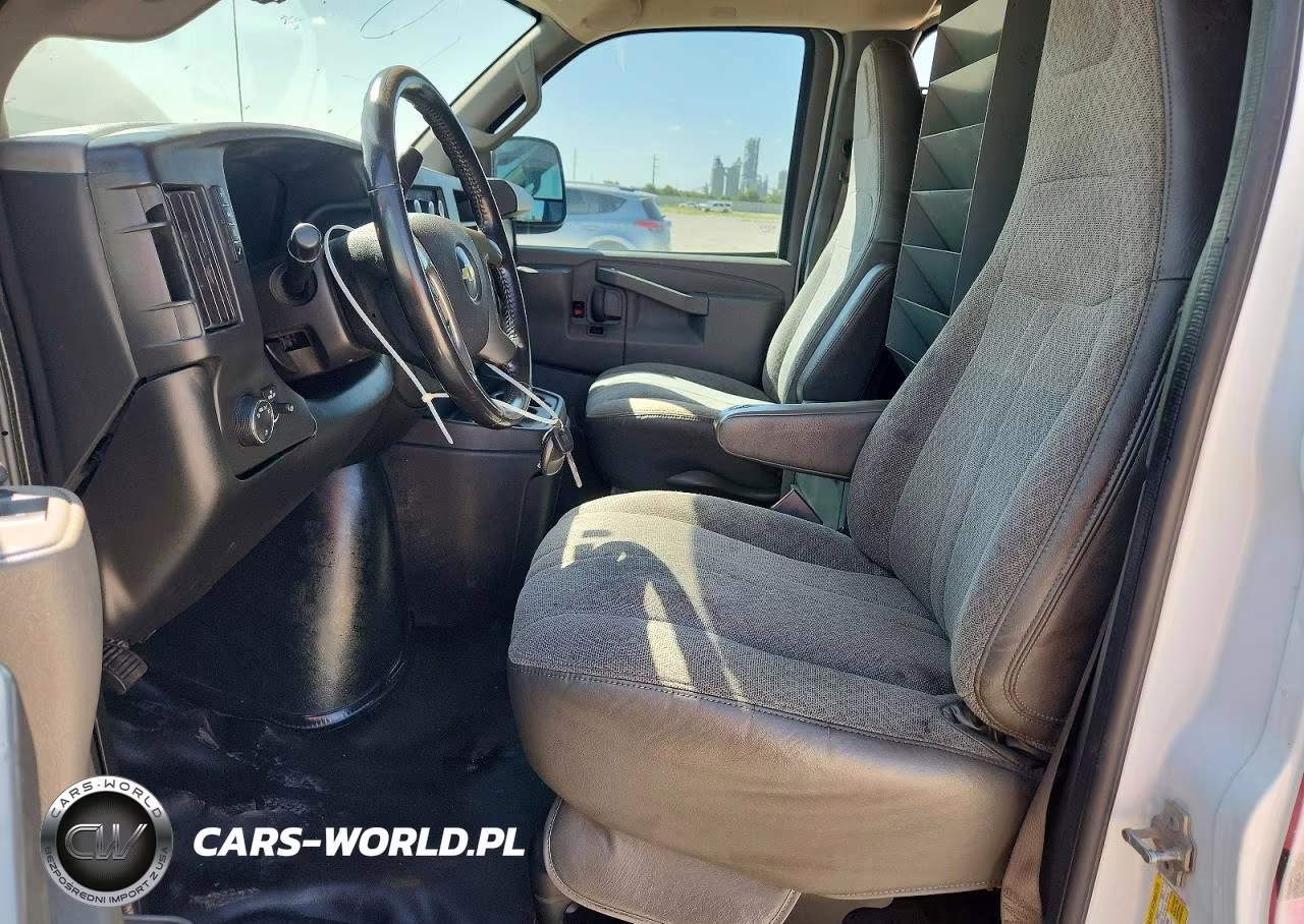 2017 Chevrolet Exp G3500 VIN:1GCZGHFG2H1230845 - 7