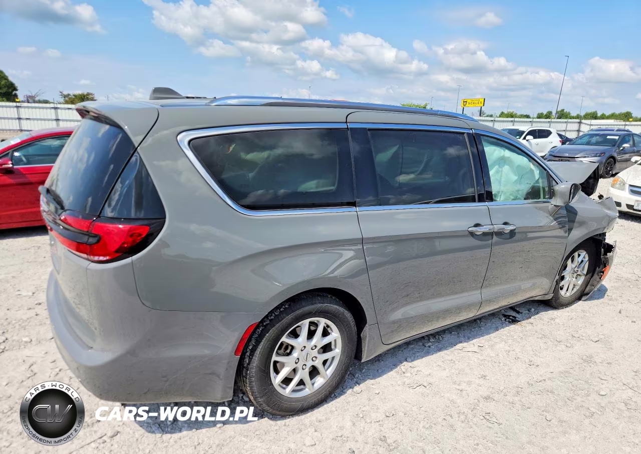 2021 Chrysler Pacifica Touring L VIN:2C4RC1BG4MR598183 - 3