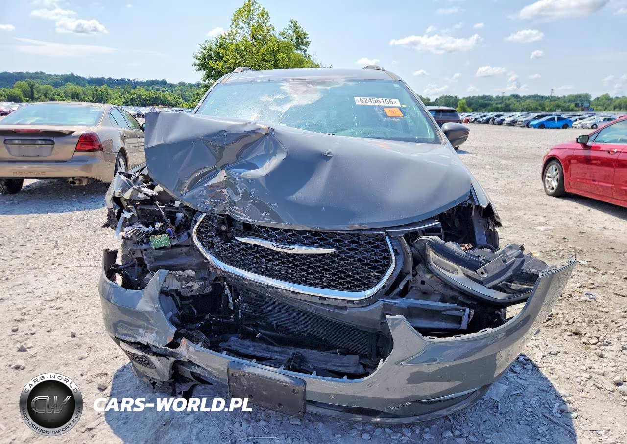 2021 Chrysler Pacifica Touring L VIN:2C4RC1BG4MR598183 - 5