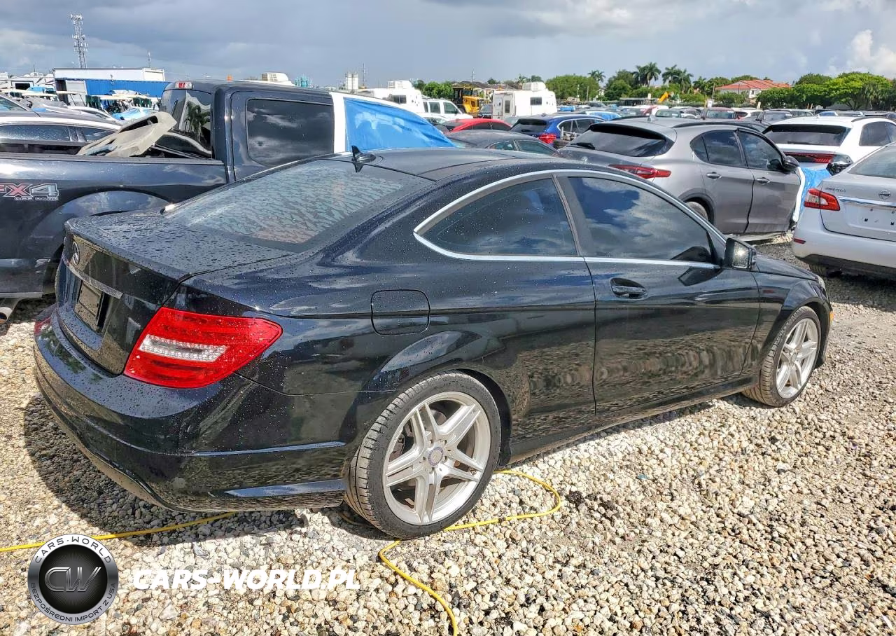 2013 Mercedes-Benz C 250 VIN:WDDGJ4HB7DG031810 - 3