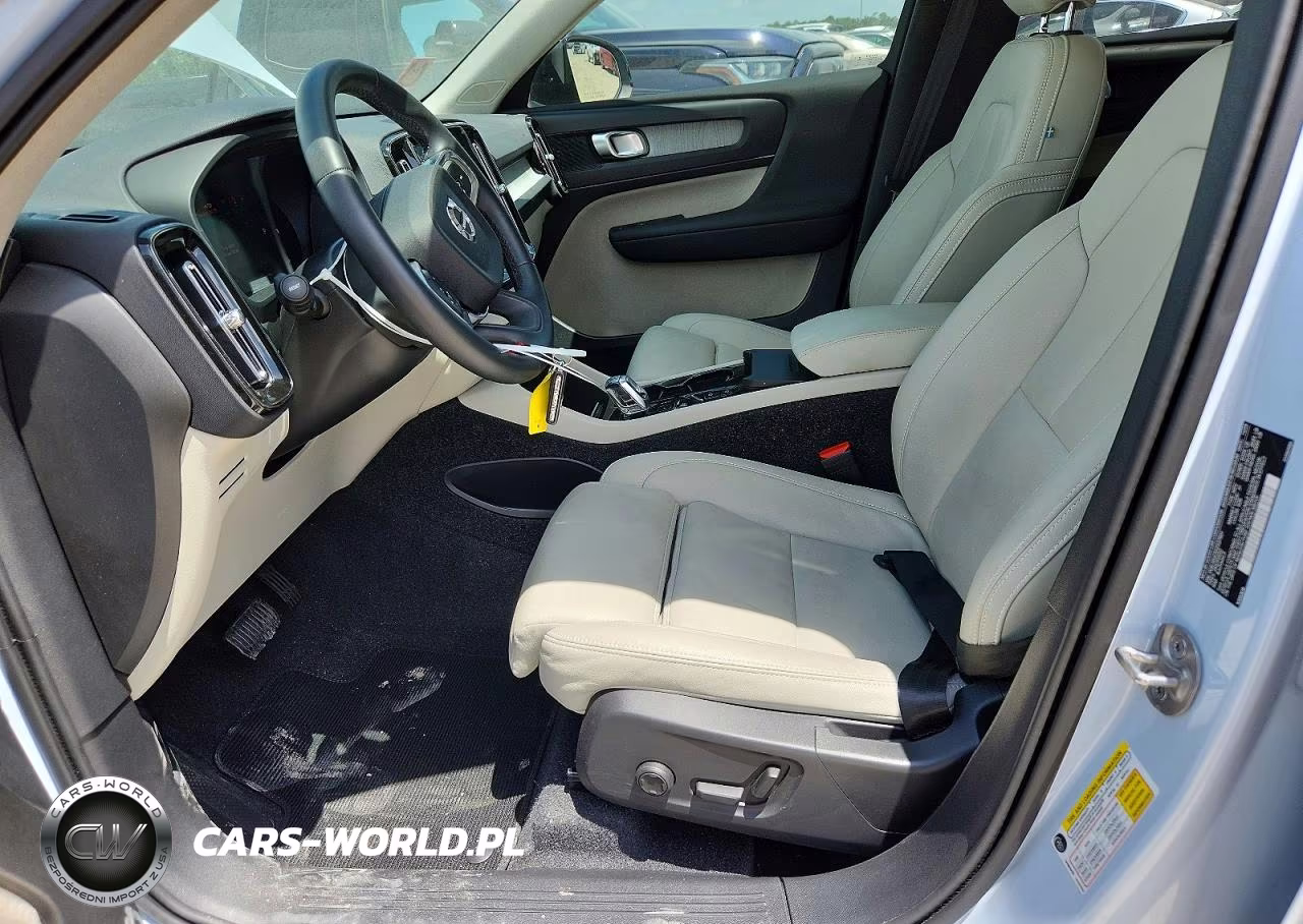 2025 Volvo Xc40 B5 Plus Dark Theme VIN:YV4L12UC5S2537901 - 7