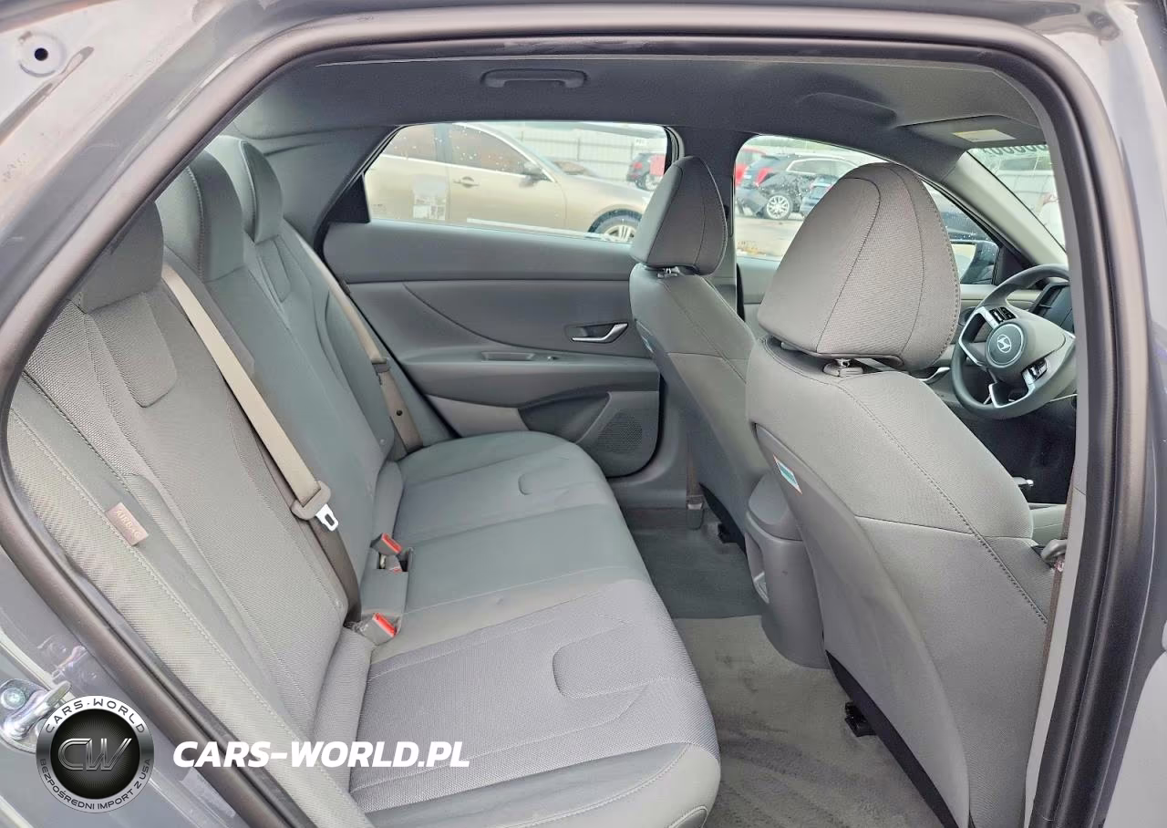 2026 Hyundai Elantra Se VIN:KMHLL4DG1TU205984 - 10