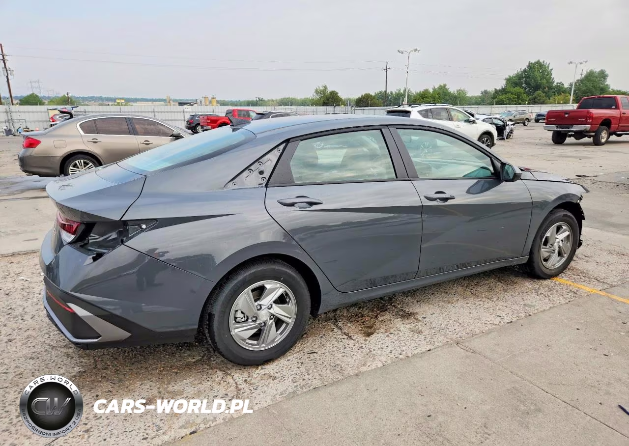 2026 Hyundai Elantra Se VIN:KMHLL4DG1TU205984 - 3