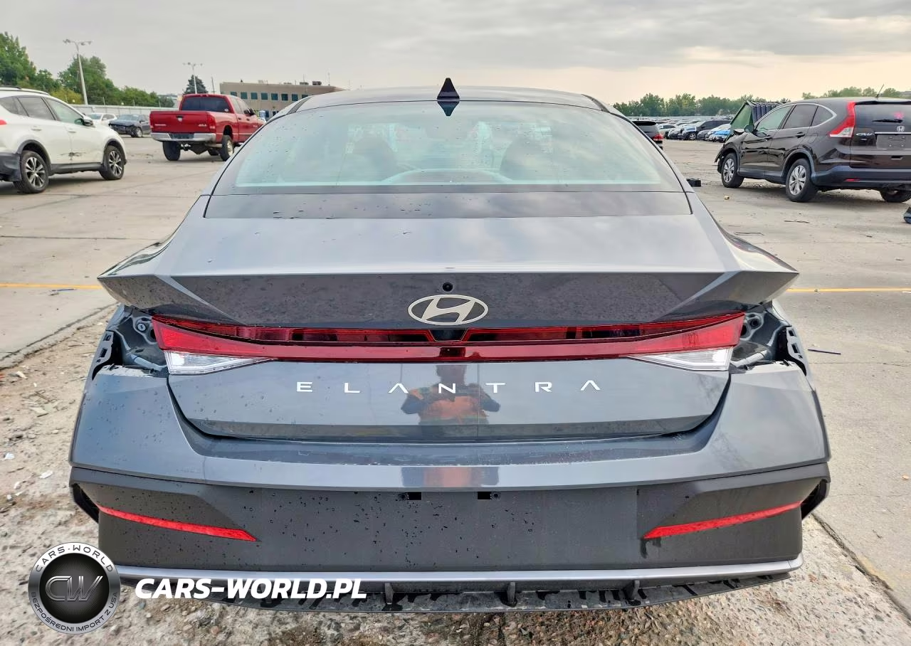2026 Hyundai Elantra Se VIN:KMHLL4DG1TU205984 - 6