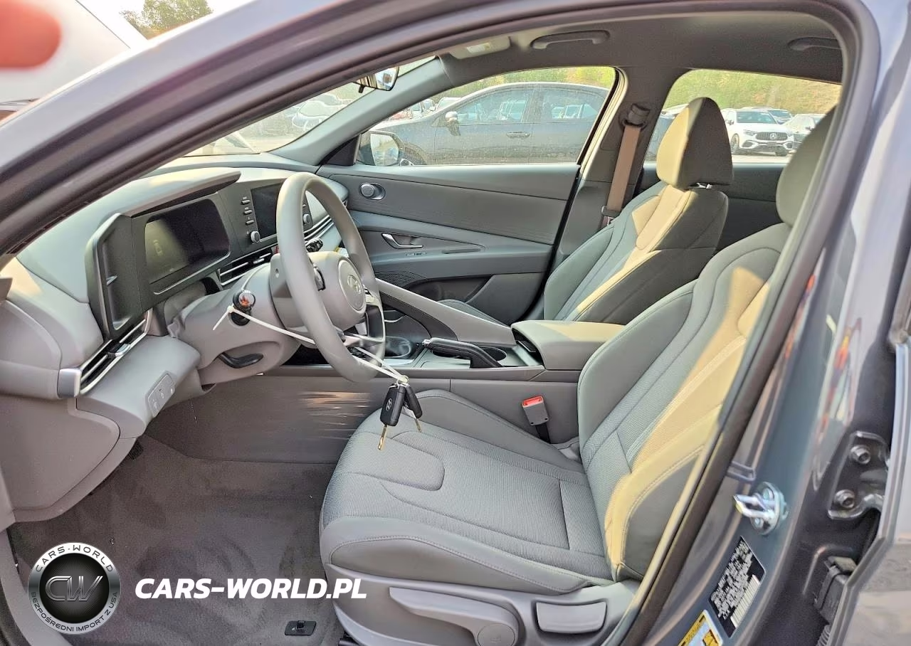 2026 Hyundai Elantra Se VIN:KMHLL4DG1TU205984 - 7