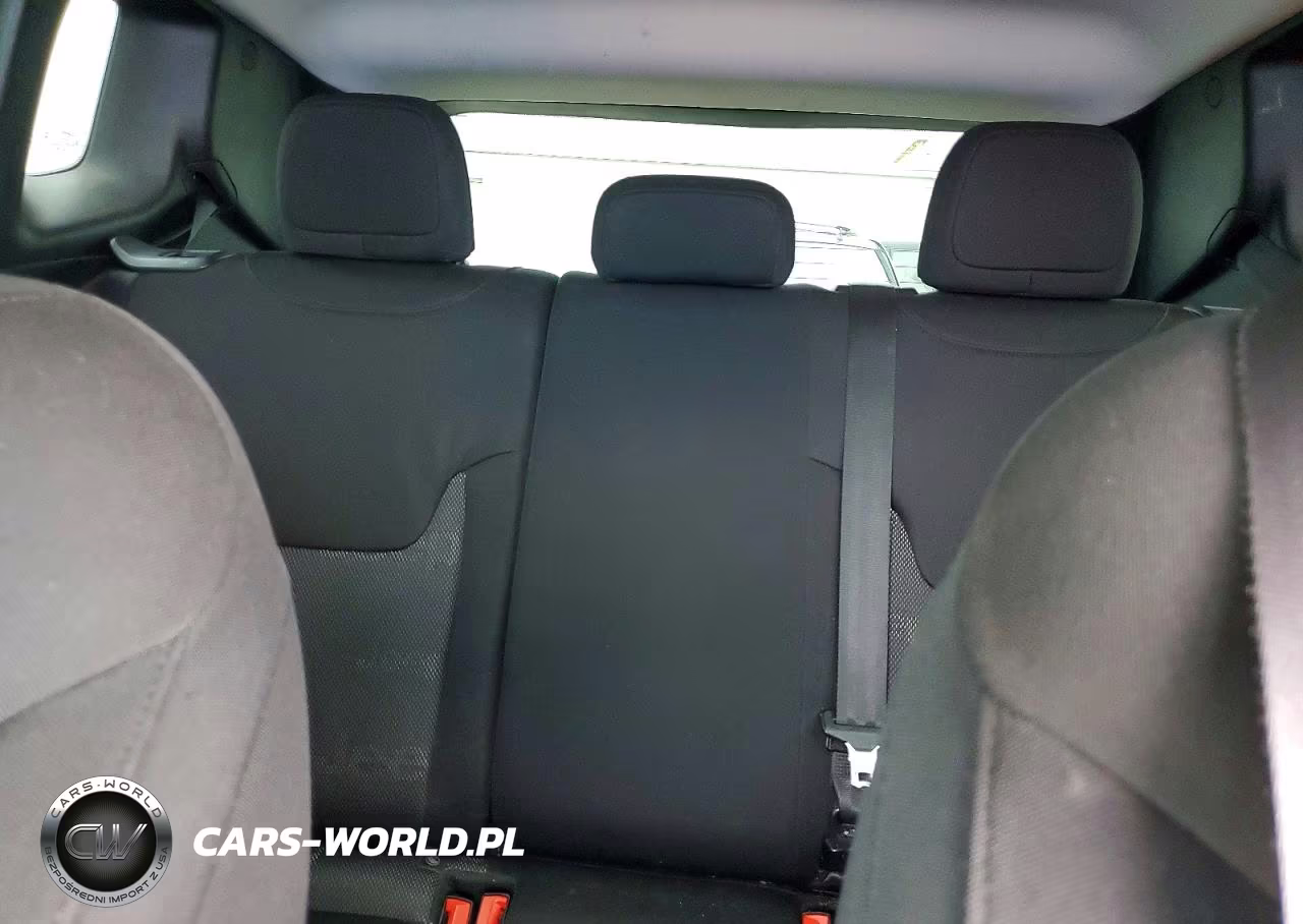 2015 Jeep Renegade Sport VIN:ZACCJBAH2FPC04649 - 10