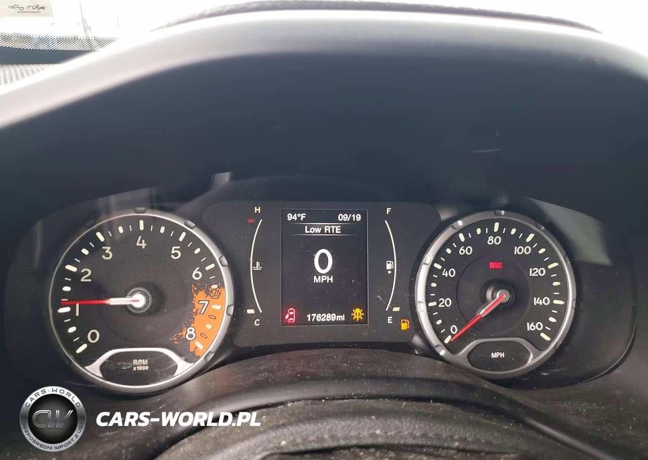 2015 Jeep Renegade Sport VIN:ZACCJBAH2FPC04649 - 9