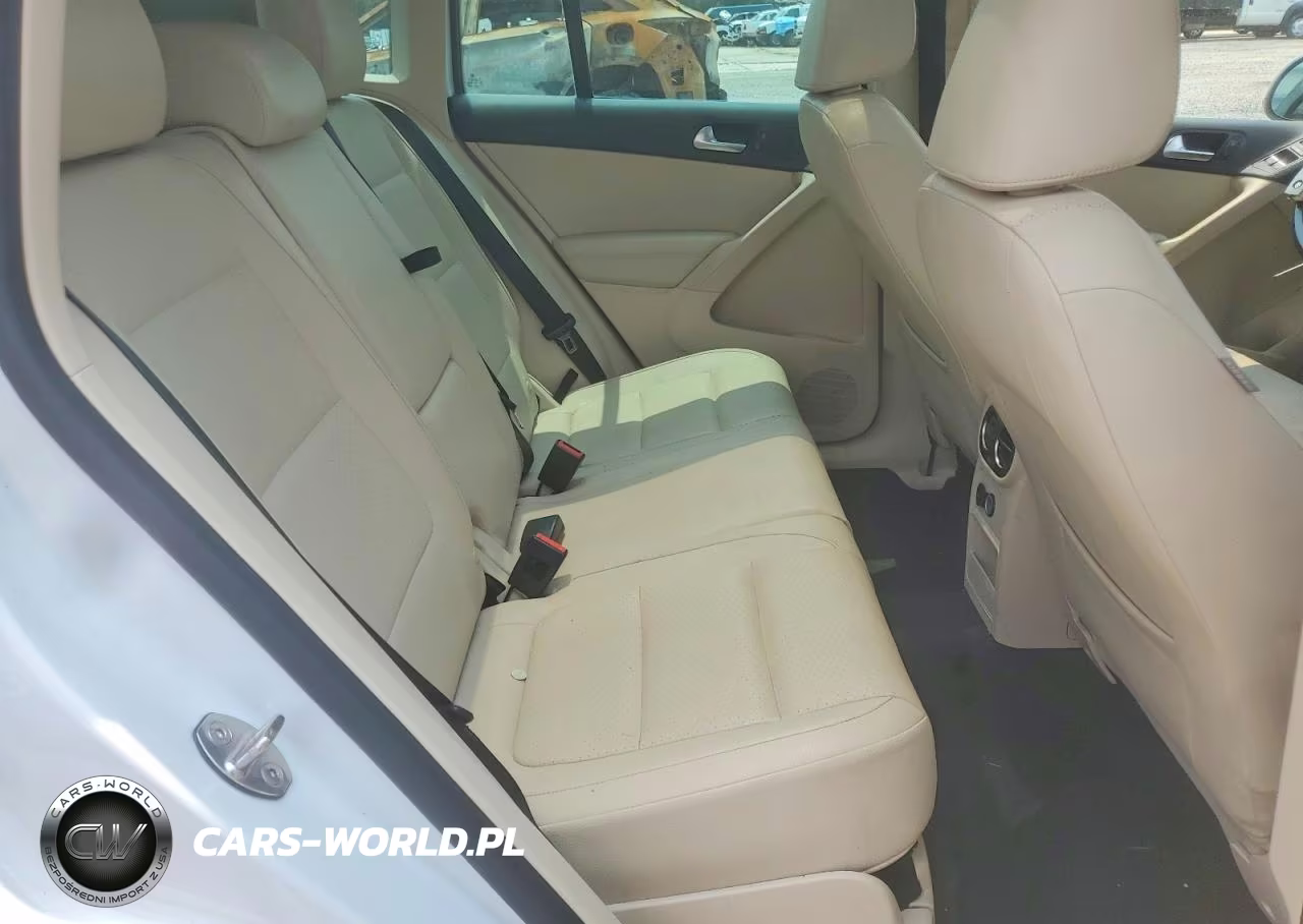 2017 Volkswagen Tiguan Wolfsburg VIN:WVGSV7AX4HW510810 - 11