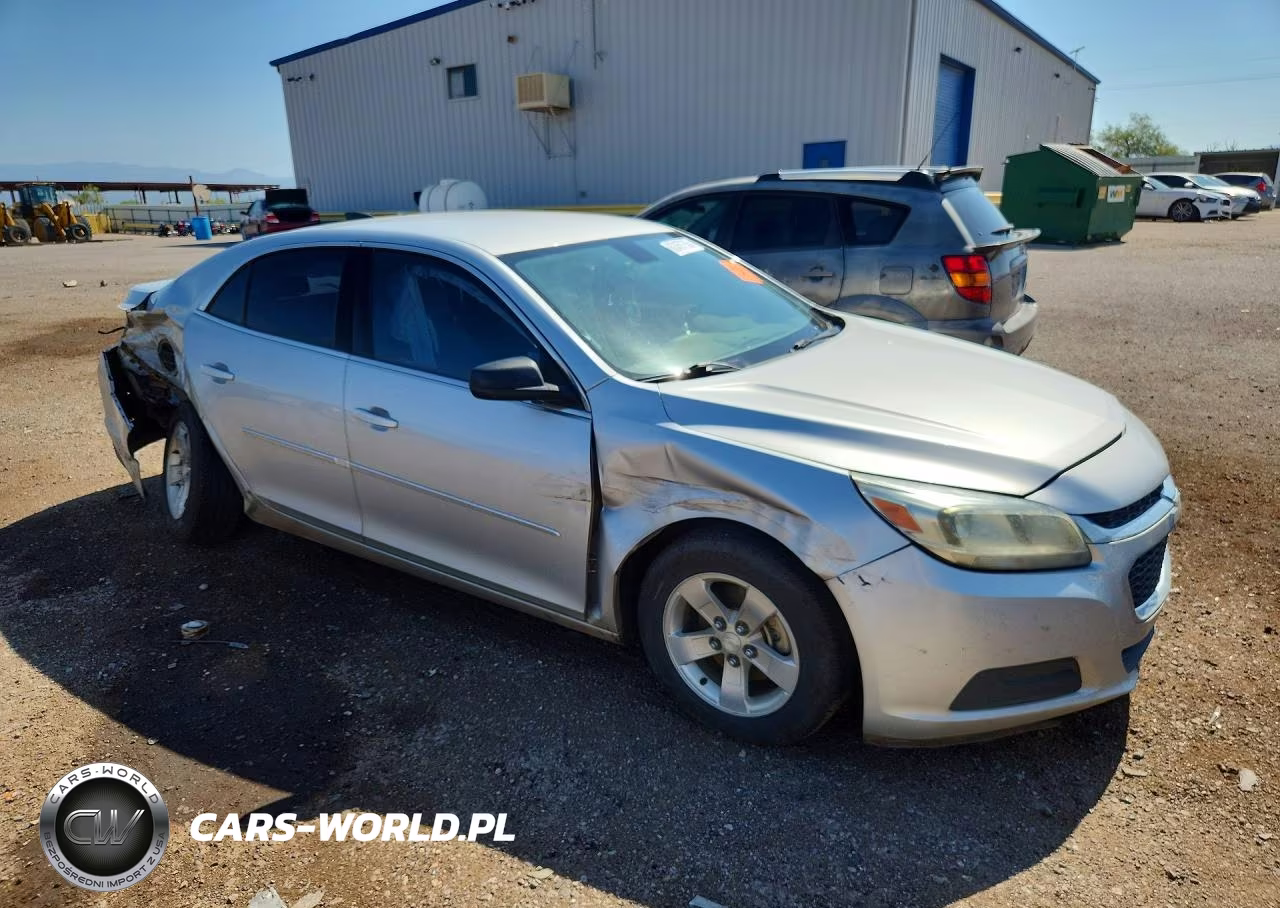 2015 Chevrolet Malibu Ls VIN:1G11B5SL5FF195112 - 4