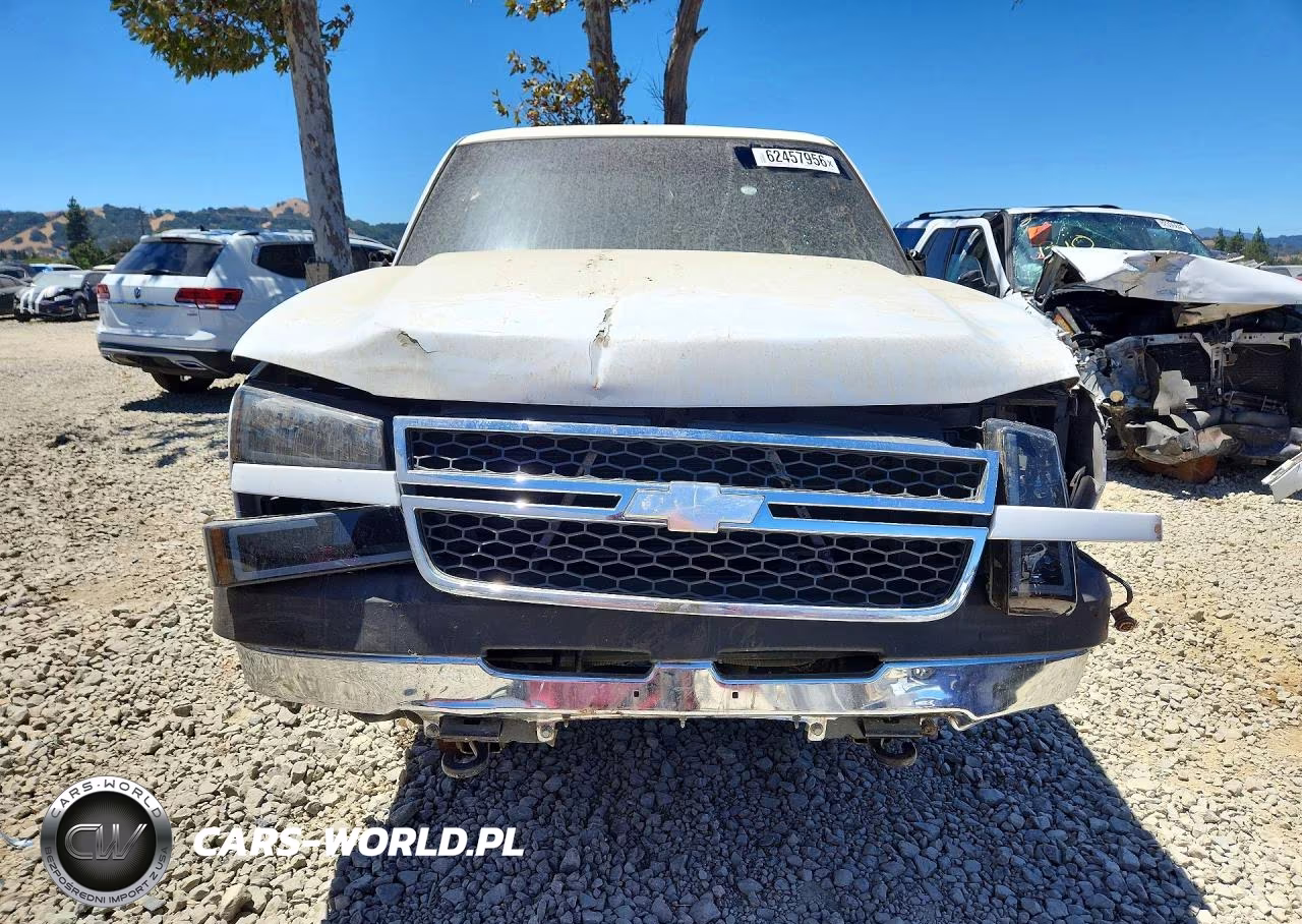 2007 Chevrolet Silverado C2500 Heavy Duty VIN:1GCHC23D17F155538 - 5