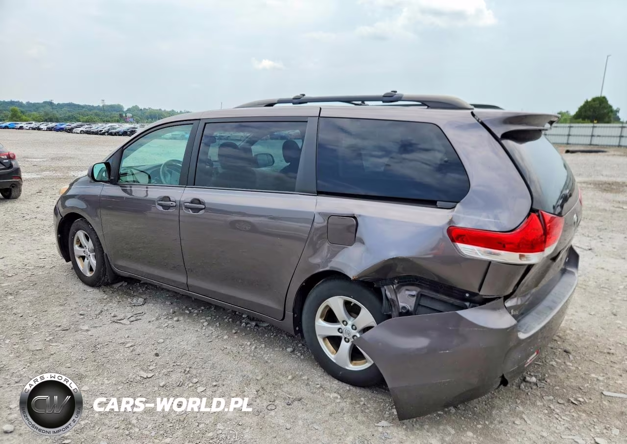 2014 Toyota Sienna Le VIN:5TDKK3DC2ES414569 - 2