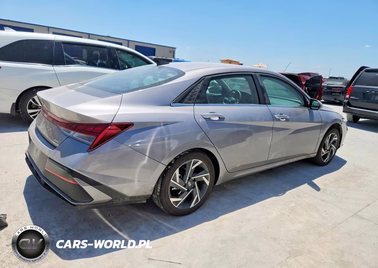 2026 Hyundai Elantra Limited VIN:KMHLN4DJ4TU195098 - 3