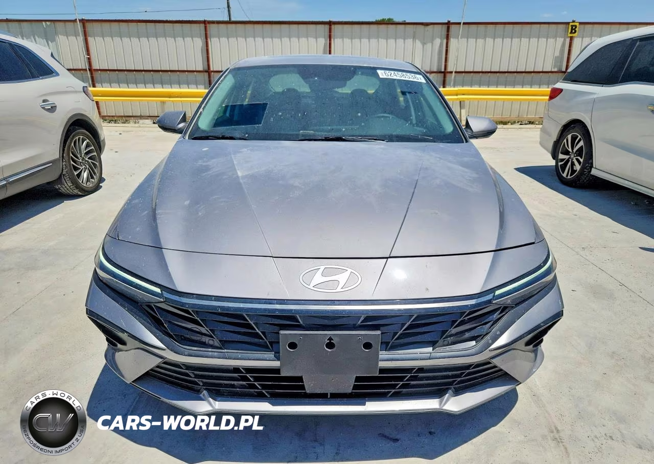 2026 Hyundai Elantra Limited VIN:KMHLN4DJ4TU195098 - 5