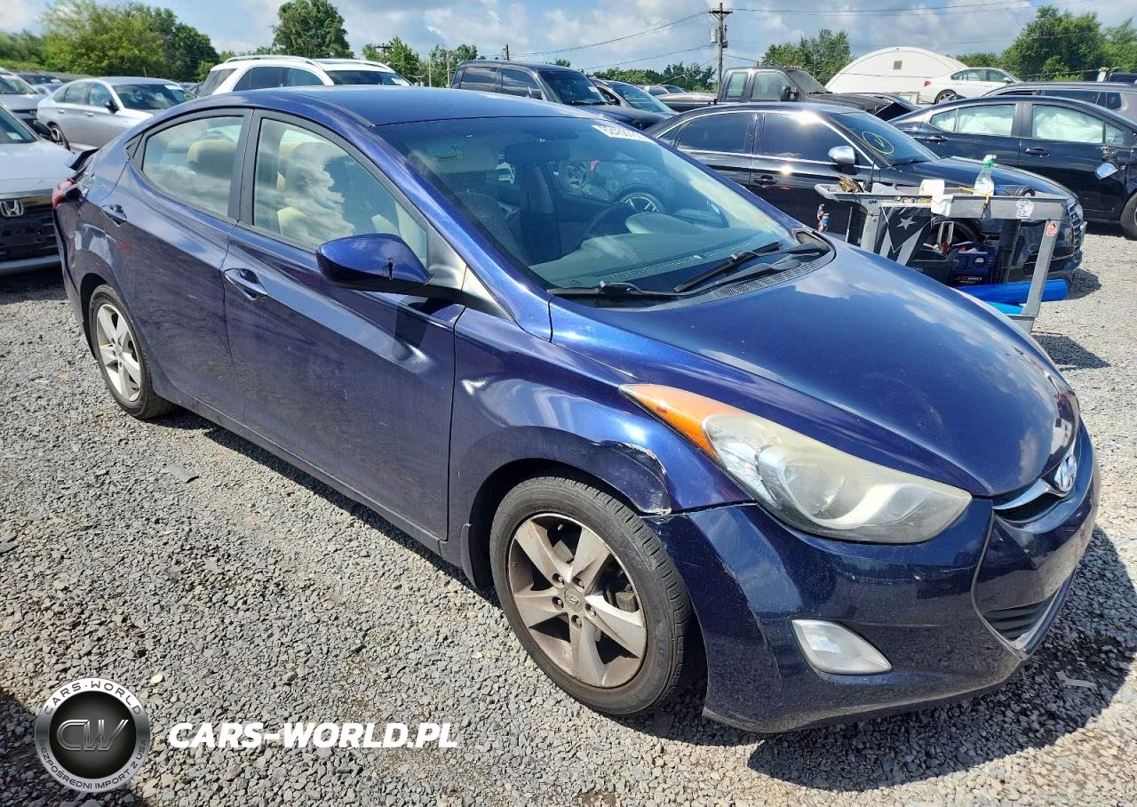 2013 Hyundai Elantra Gls VIN:5NPDH4AE2DH331408 - 4