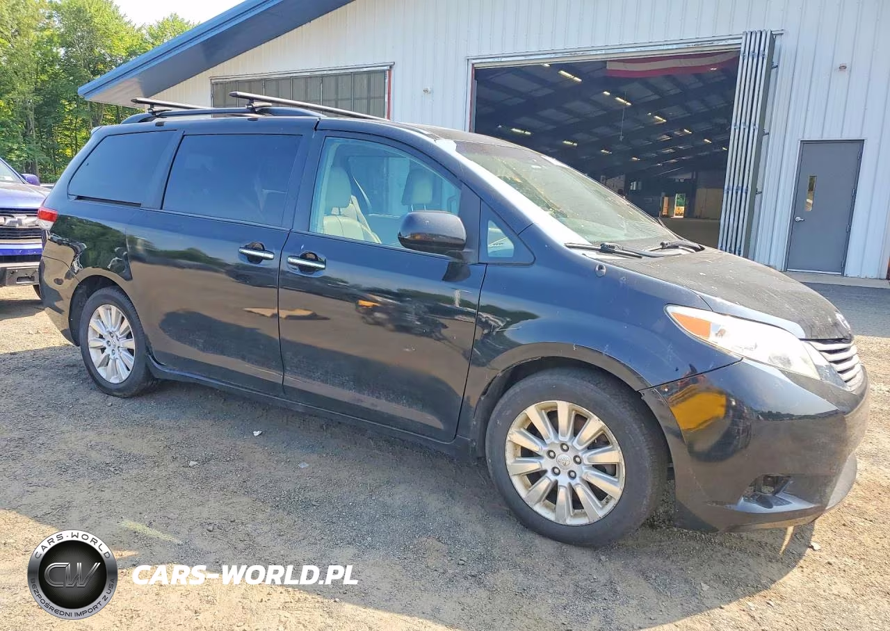 2013 Toyota Sienna Xle 7-Passenger VIN:5TDDK3DC4DS057922 - 4