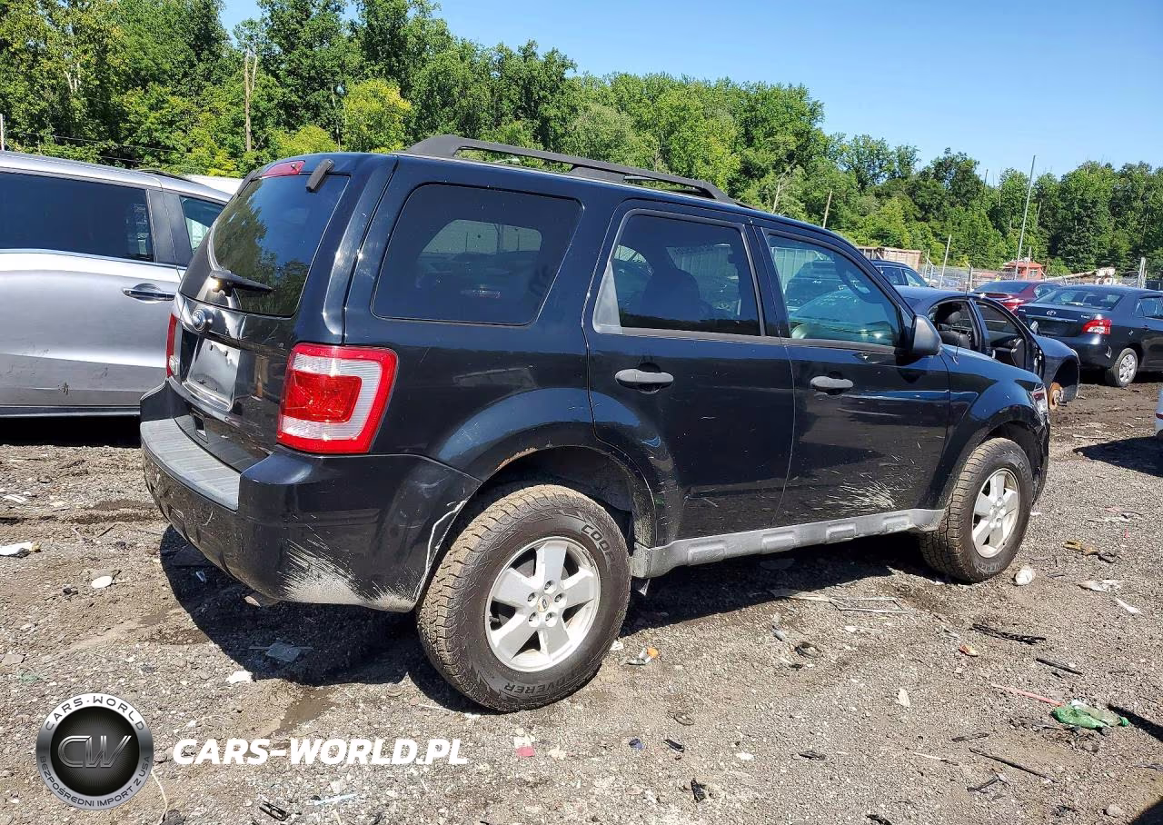 2010 Ford Escape Xlt VIN:1FMCU0D73AKC23546 - 3