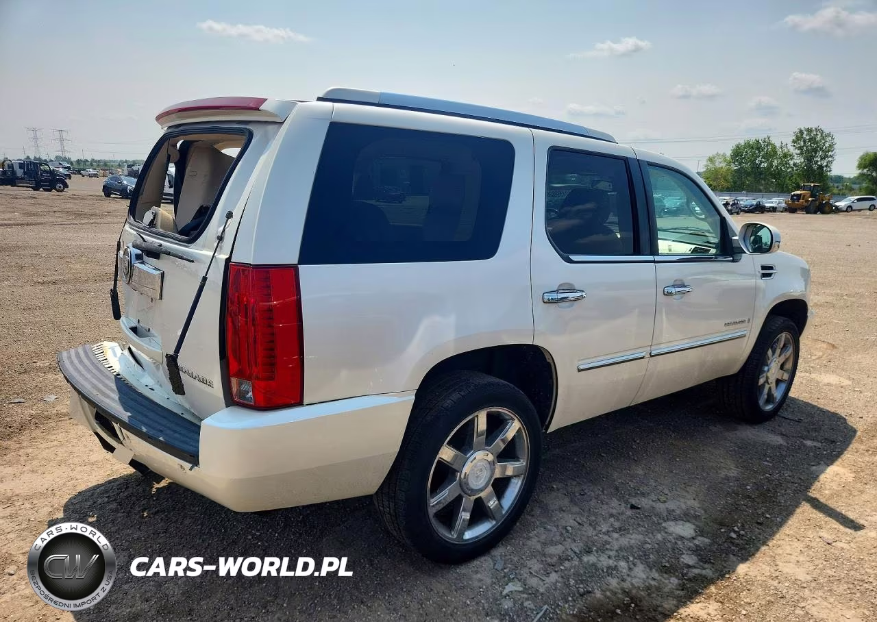 2008 Cadillac Escalade Luxury VIN:1GYFK63878R165327 - 3