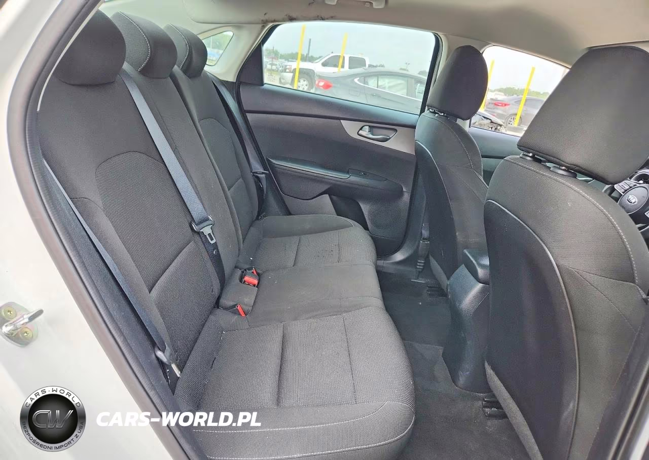 2021 Kia Forte Lxs VIN:3KPF24AD9ME309959 - 10