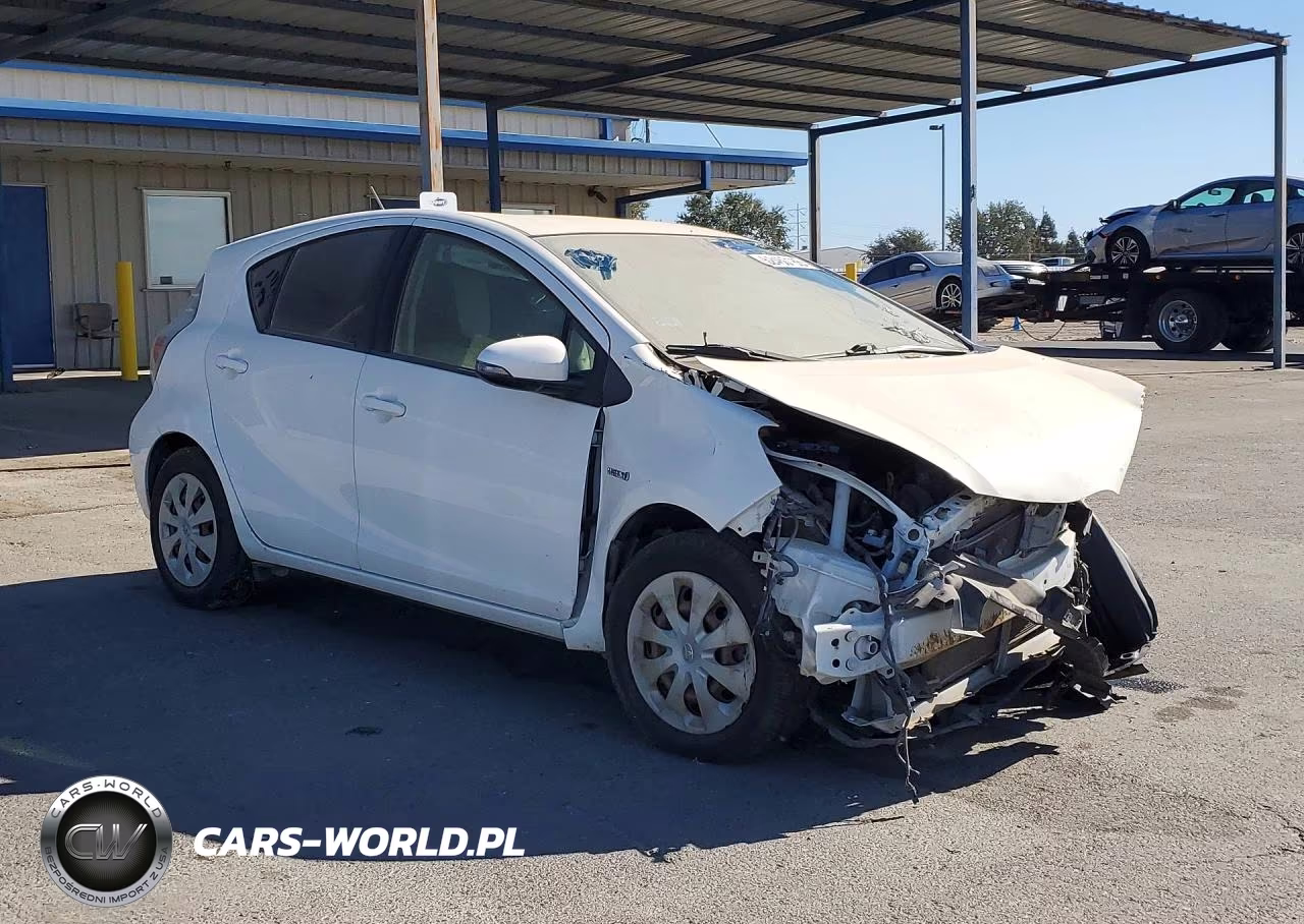 2012 Toyota Prius C One VIN:JTDKDTB36C1503777 - 4