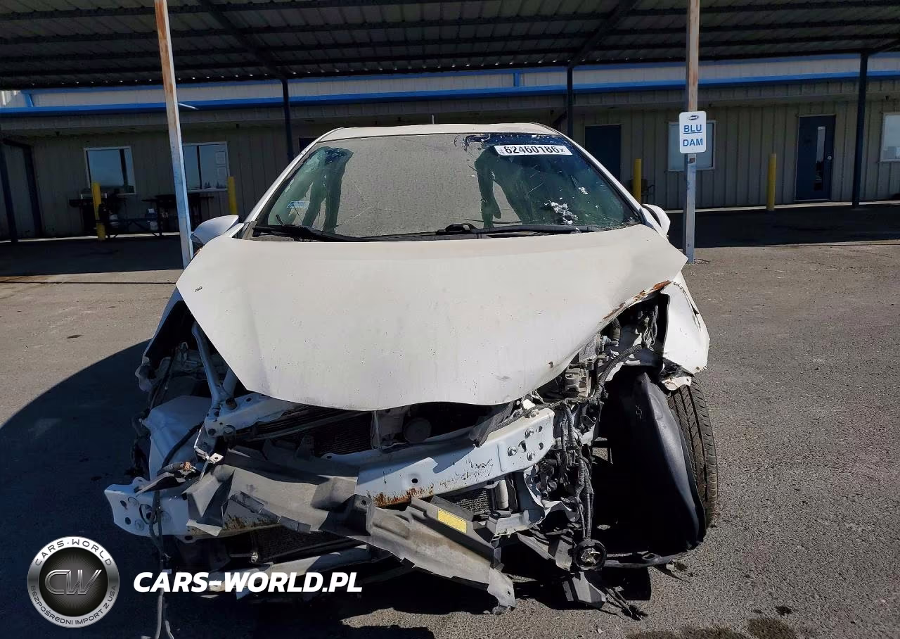 2012 Toyota Prius C One VIN:JTDKDTB36C1503777 - 5