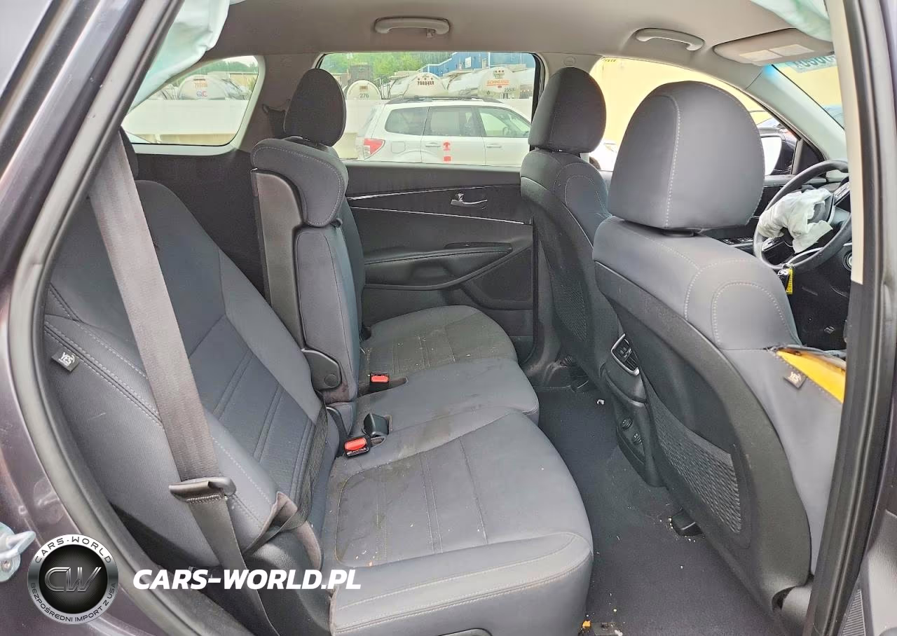 2019 Kia Sorento Lx VIN:5XYPGDA31KG439960 - 11
