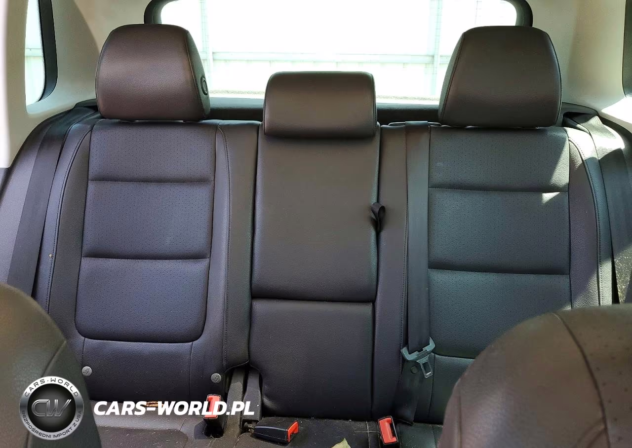 2016 Volkswagen Tiguan S VIN:WVGBV7AX9GW566059 - 10