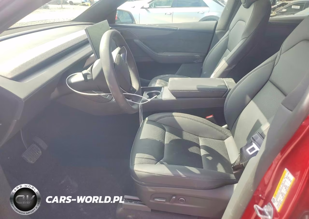 2026 Tesla Model Y VIN:7SAYGDEE4TA714133 - 7