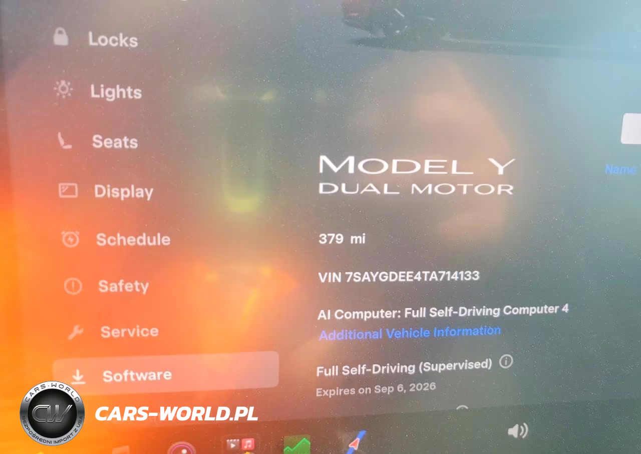 2026 Tesla Model Y VIN:7SAYGDEE4TA714133 - 9