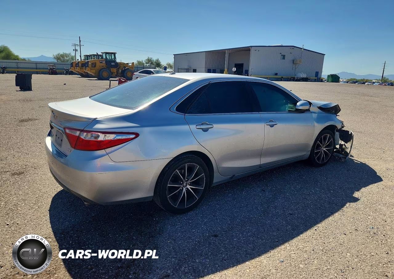 2015 Toyota Camry Xse VIN:4T1BF1FK7FU493100 - 3