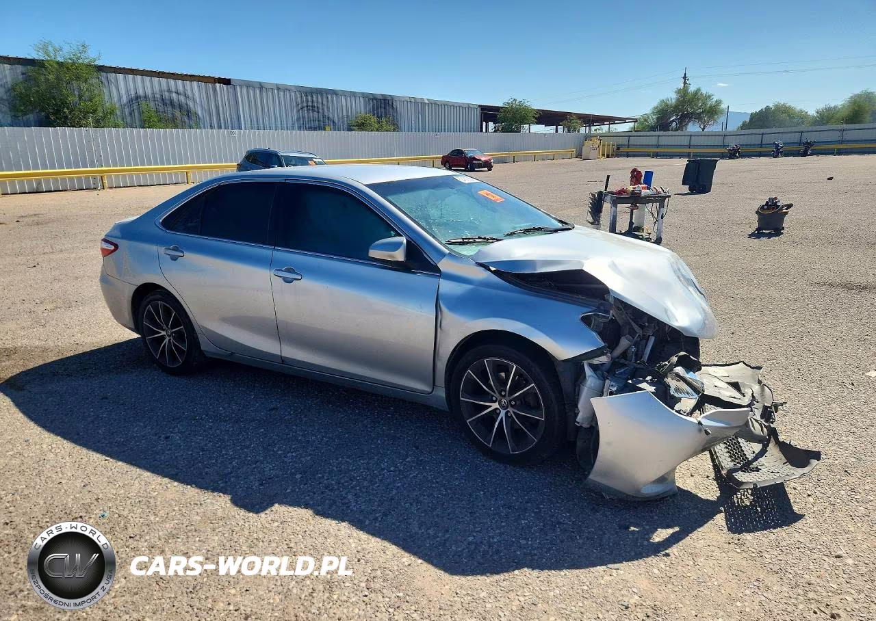2015 Toyota Camry Xse VIN:4T1BF1FK7FU493100 - 4