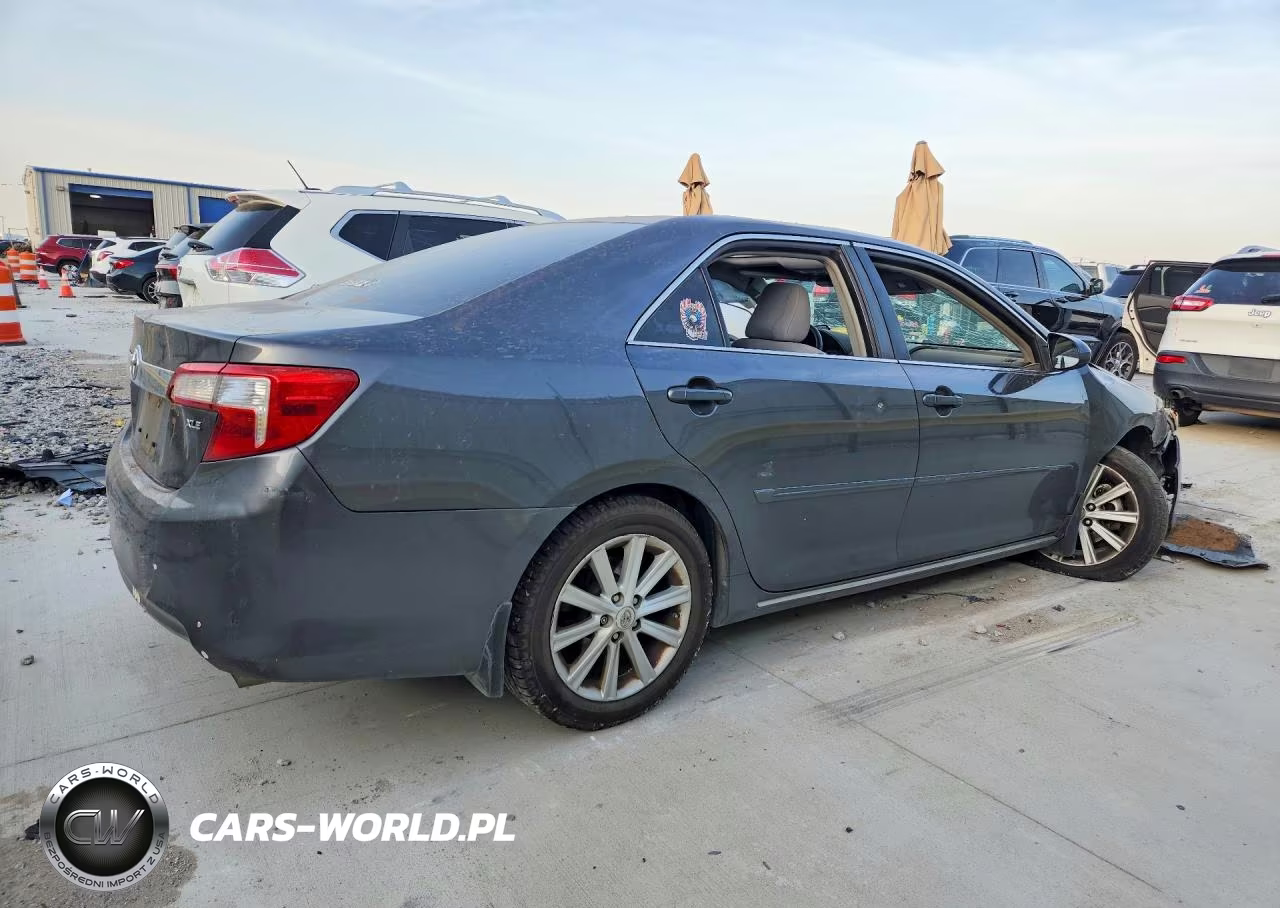 2013 Toyota Camry Xle VIN:4T4BF1FK1DR287547 - 3