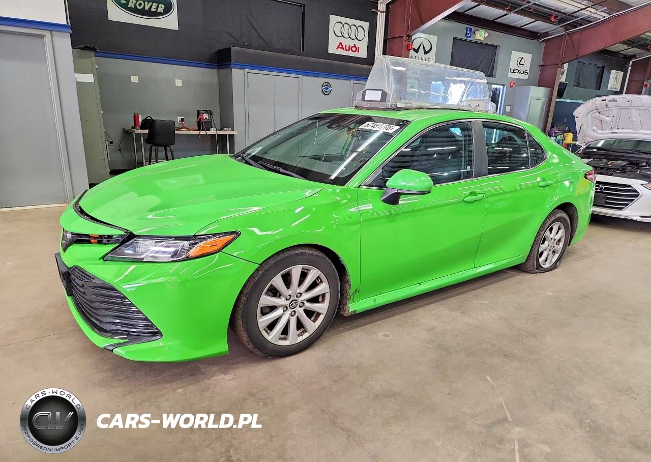 2018 Toyota Camry Le – zdjęcie 1 z 12