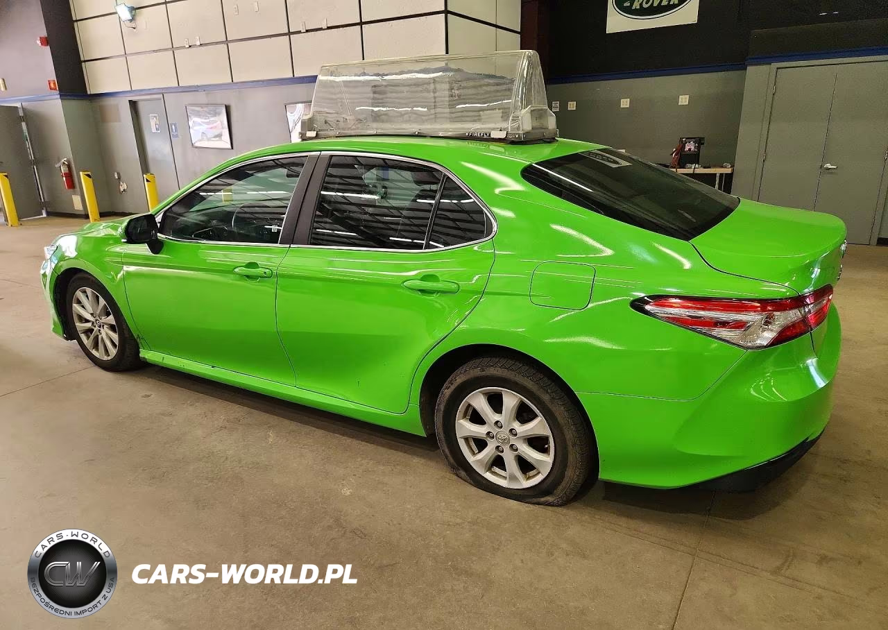 2018 Toyota Camry Le VIN:4T1B11HK4JU115918 - 2