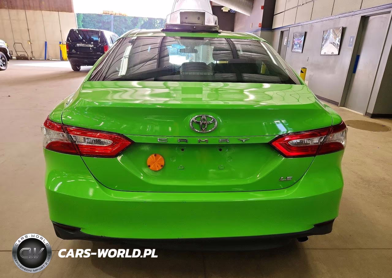 2018 Toyota Camry Le VIN:4T1B11HK4JU115918 - 6