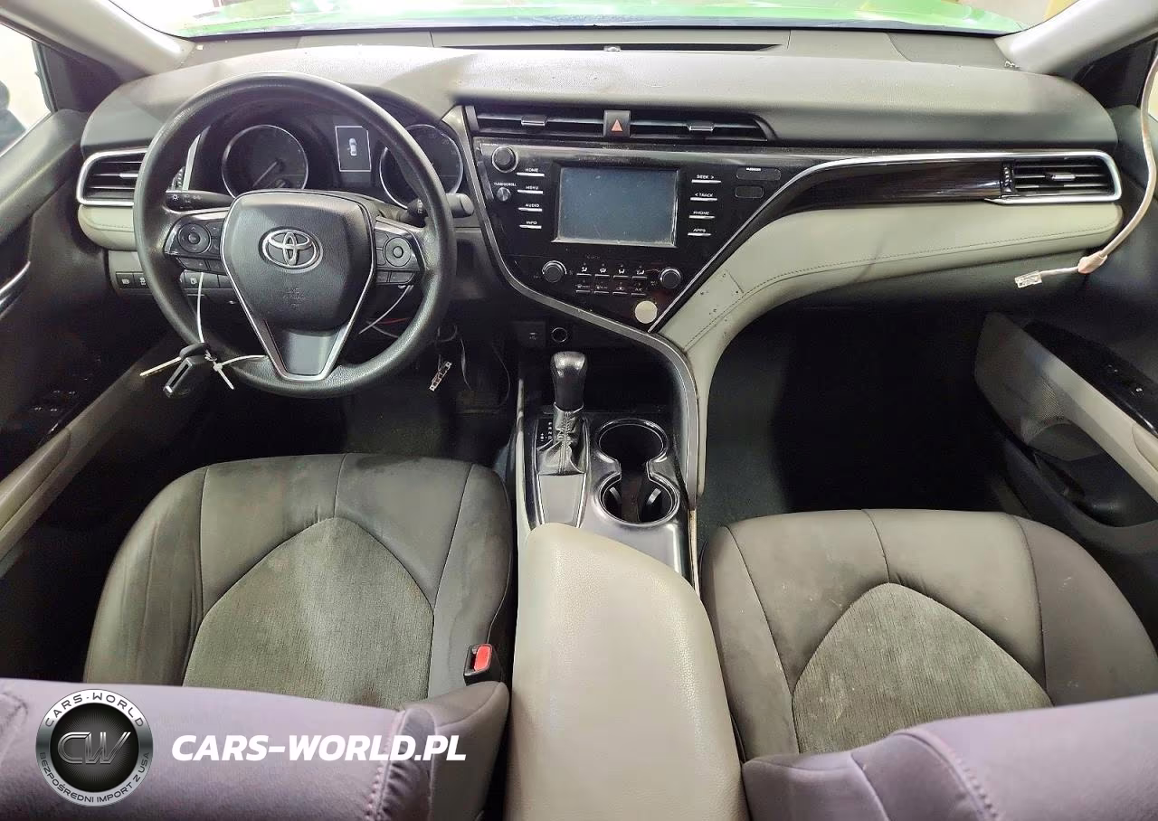 2018 Toyota Camry Le VIN:4T1B11HK4JU115918 - 8