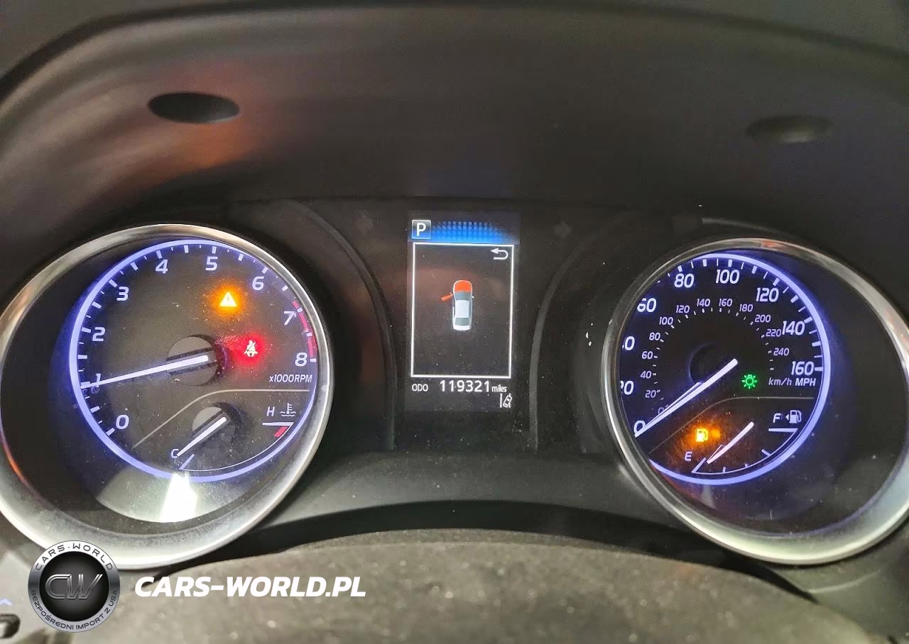 2018 Toyota Camry Le VIN:4T1B11HK4JU115918 - 9