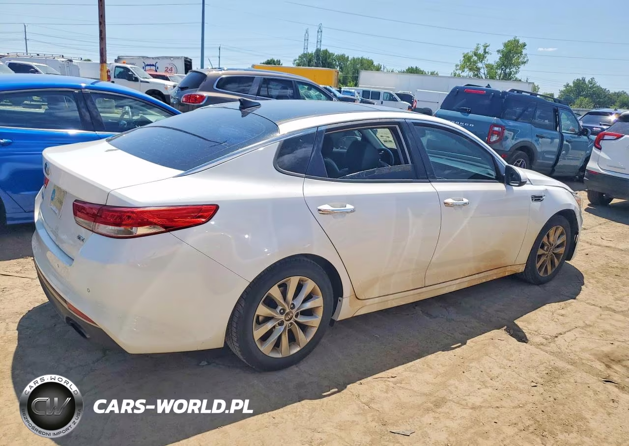 2016 Kia Optima Ex VIN:5XXGU4L30GG053631 - 3