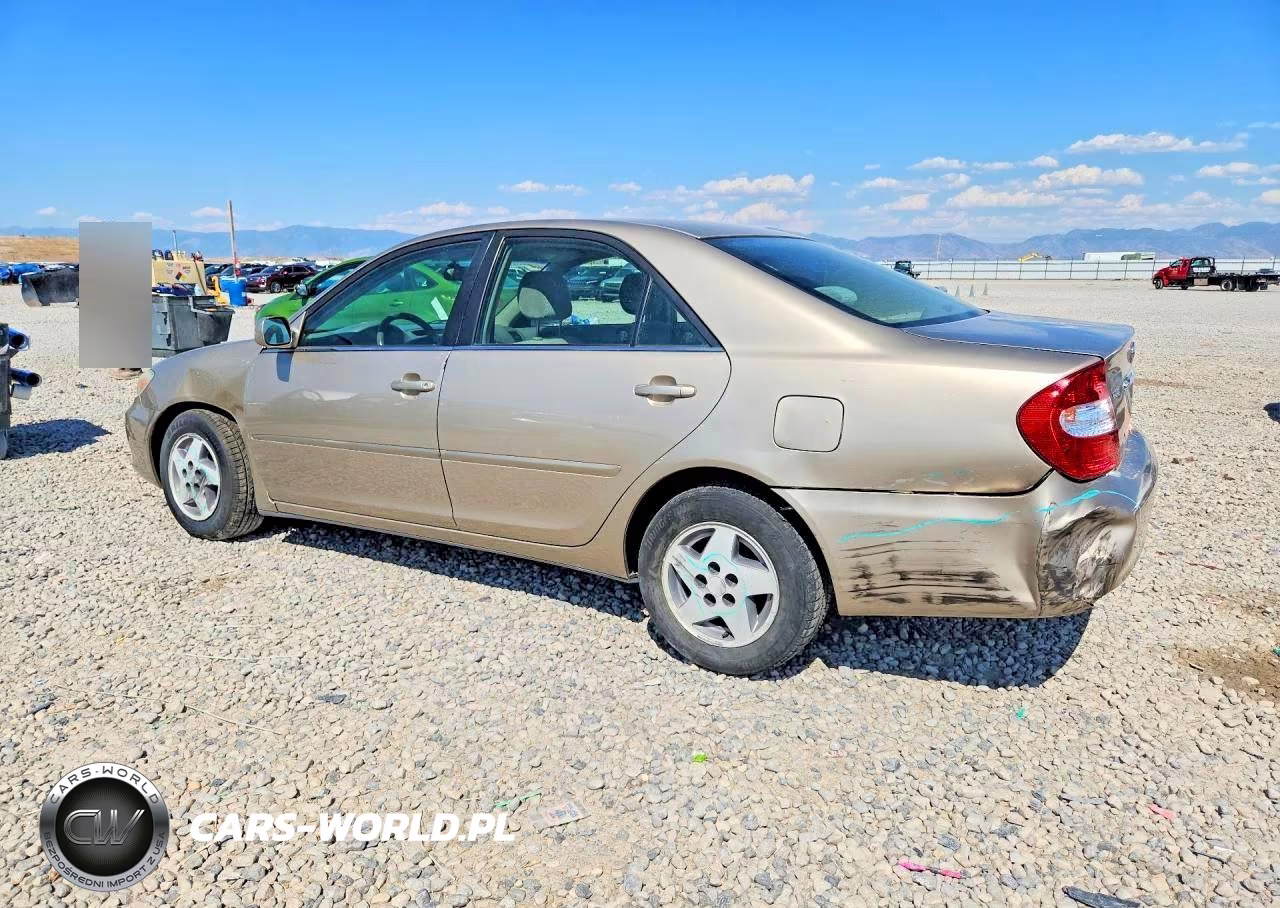 2004 Toyota Camry Le VIN:JTDBE32K640266932 - 2