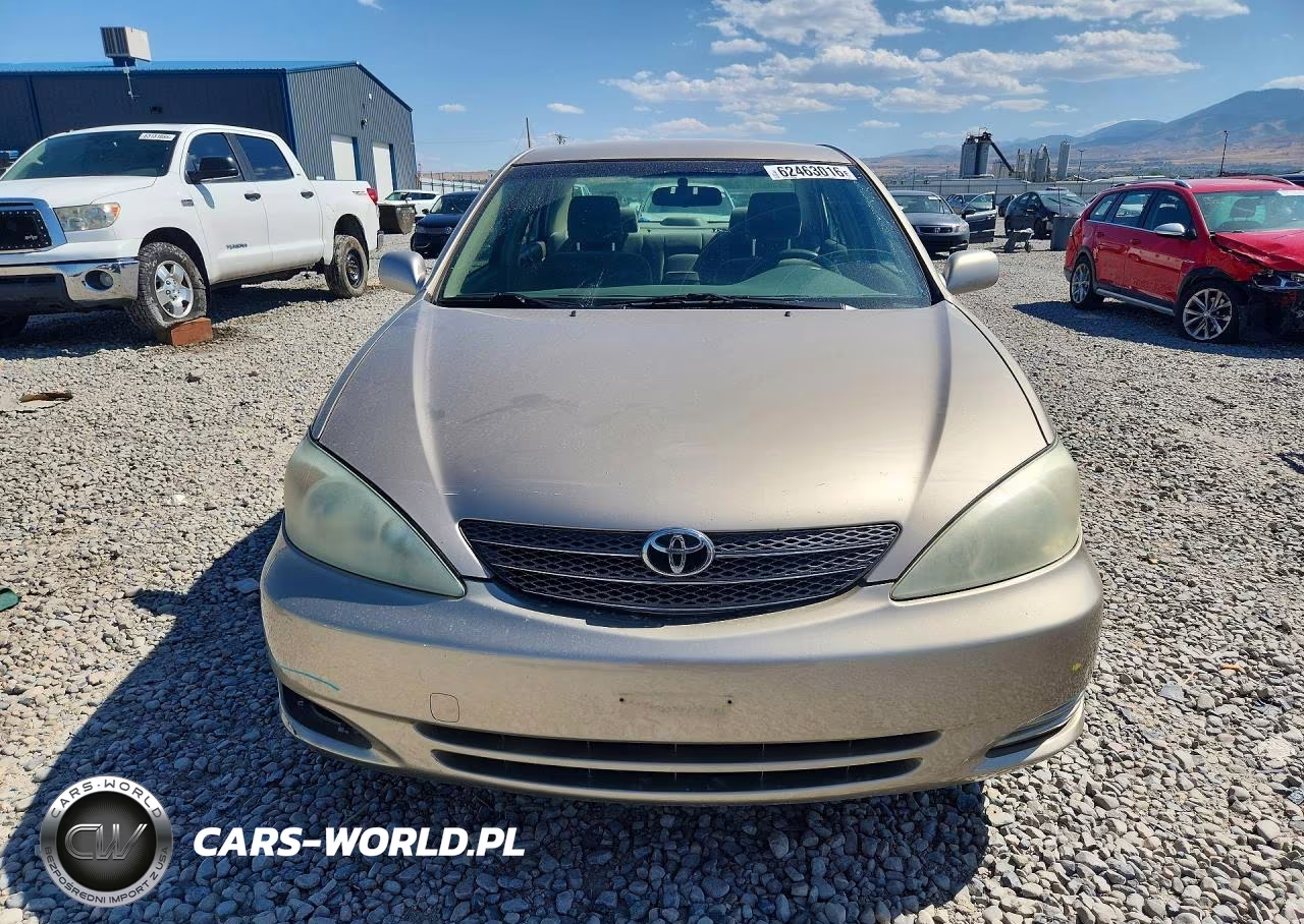 2004 Toyota Camry Le VIN:JTDBE32K640266932 - 5