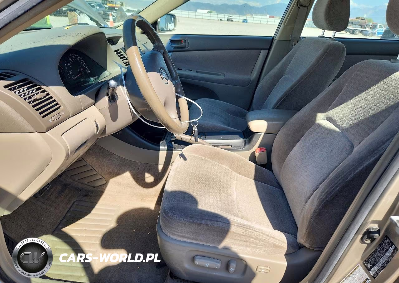 2004 Toyota Camry Le VIN:JTDBE32K640266932 - 7