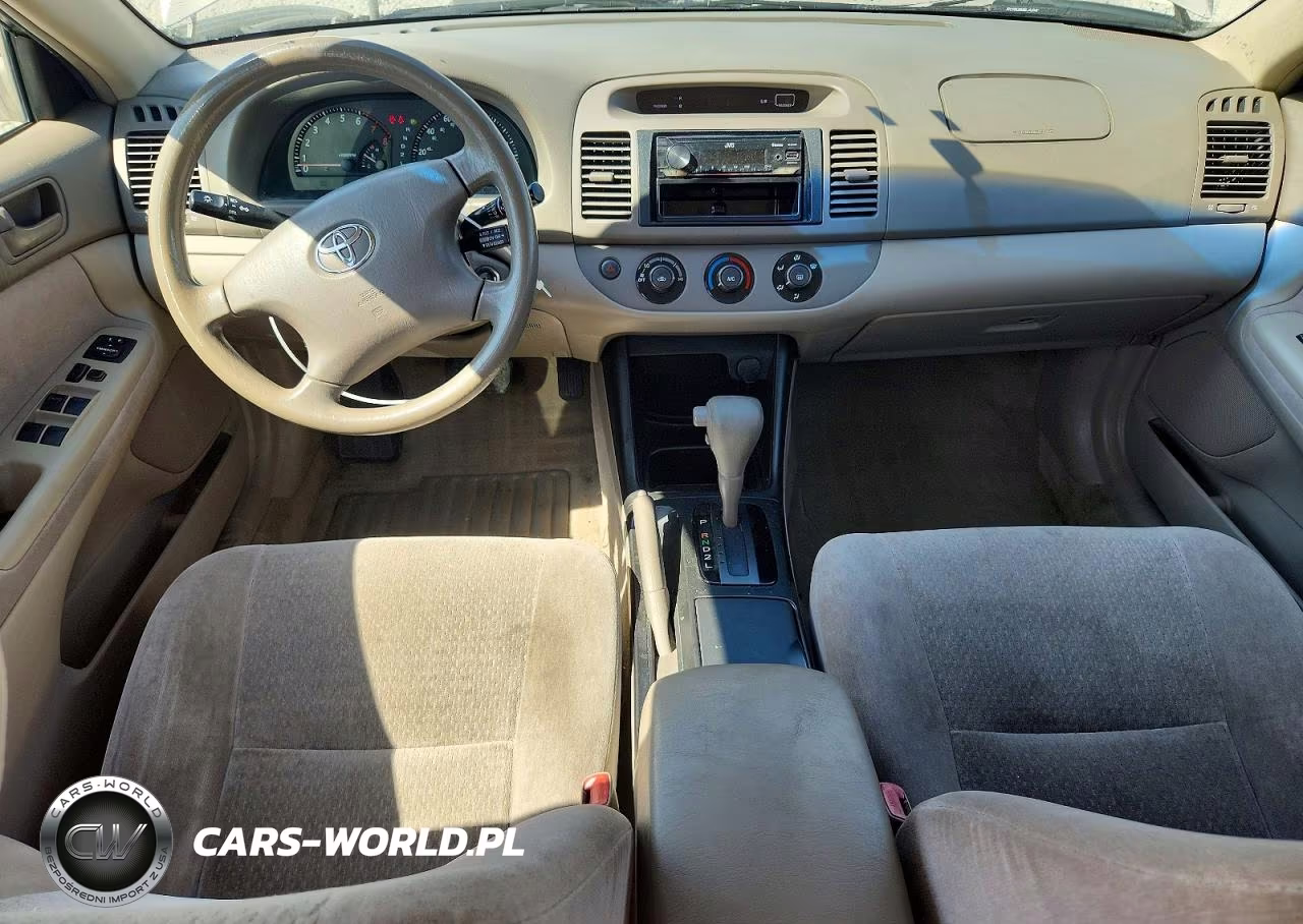2004 Toyota Camry Le VIN:JTDBE32K640266932 - 8