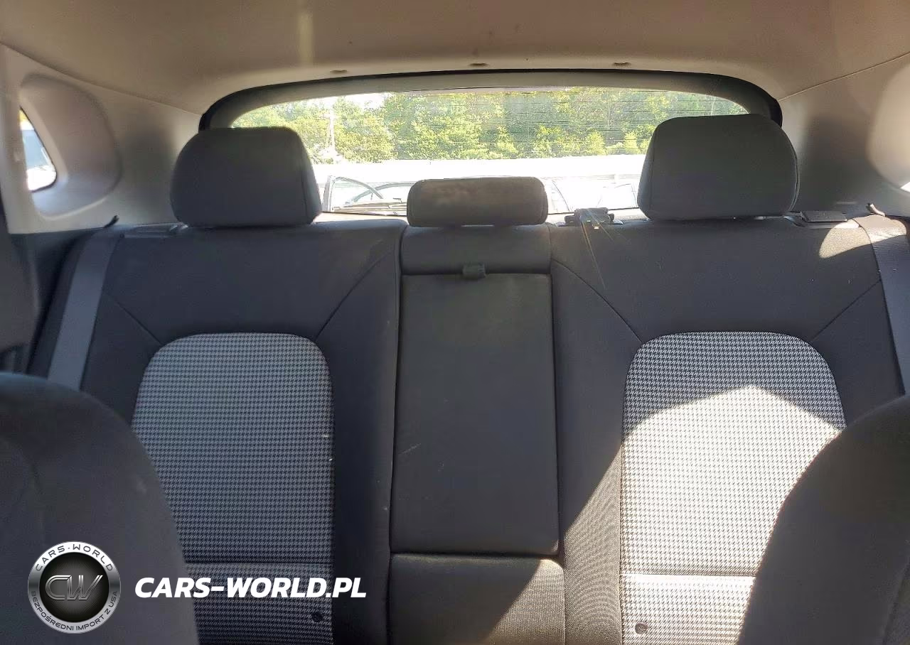 2018 Hyundai Kona Se VIN:KM8K1CAA3JU079717 - 10