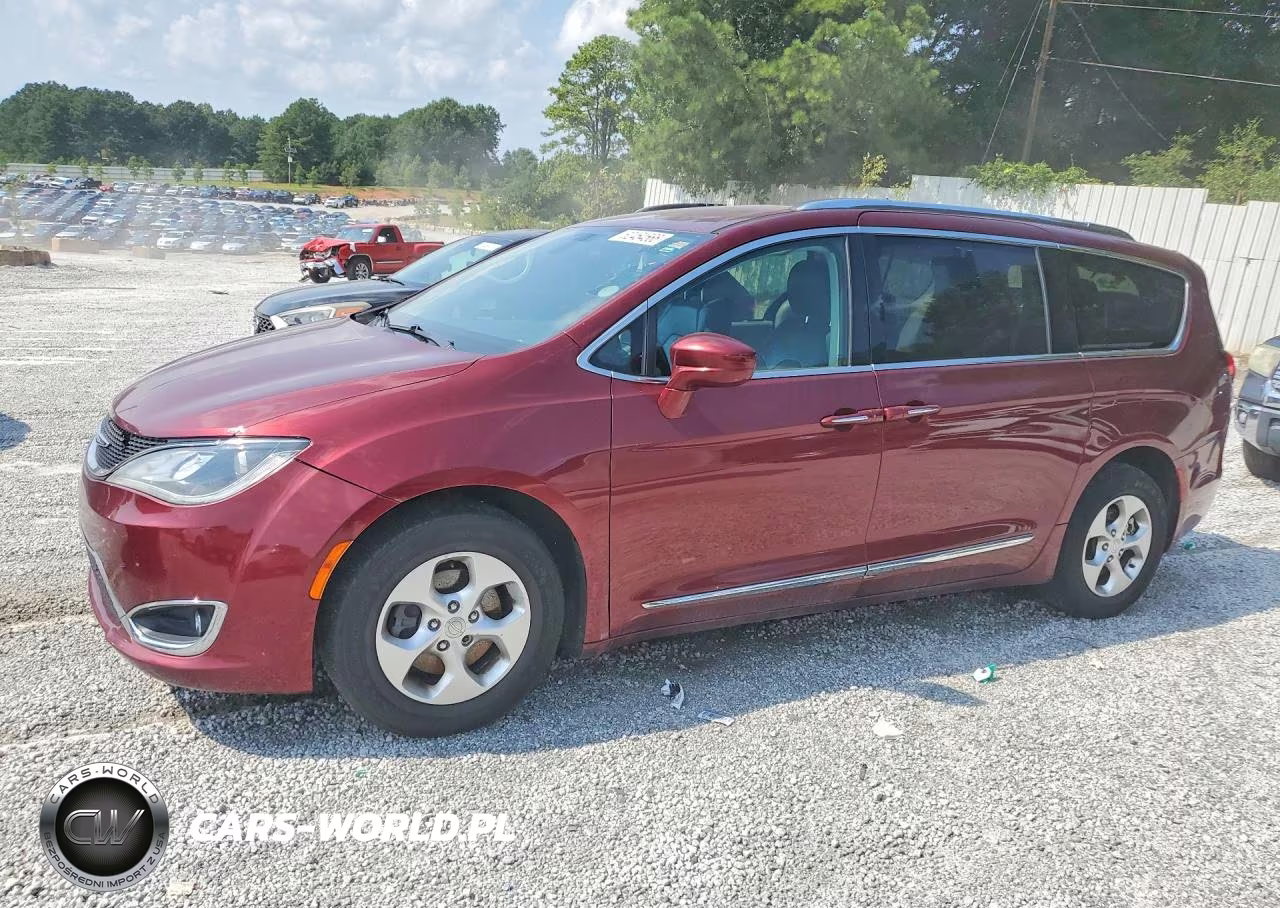 2017 Chrysler Pacifica Touring L Plus